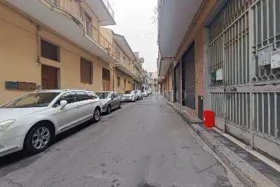 Casa in vendita, San Giovanni La Punta, Via Buscemi, salone doppio, cucina abitabile, tre camere, servizio, lavanderia., San Giovanni la Punta