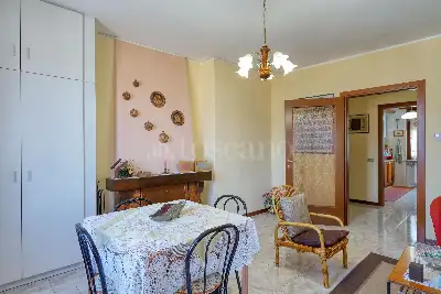 Casa in vendita, Via A. Manzoni, Brusimpiano