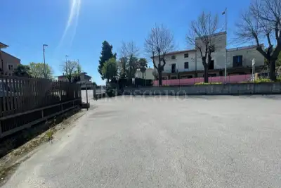 Magazzino in vendita, Via Po, Martinsicuro