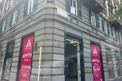 Negozio in affitto, Piazza Cola di Rienzo, Roma