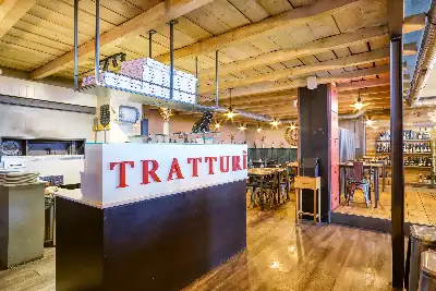 Negozio in vendita, Viale Dante Alighieri, Luino