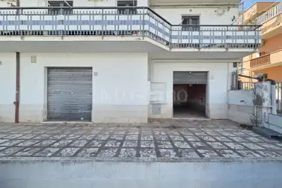 Negozio in vendita, Via Ugo Rellini, Roma