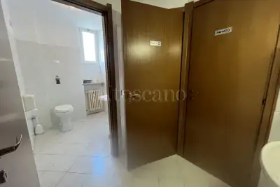 Negozio in vendita, Piazza Monte Falterona, Milano
