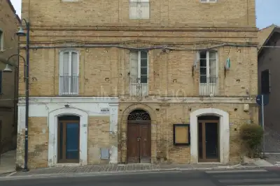 Palazzo in vendita, Via G. Fonzi, Spoltore