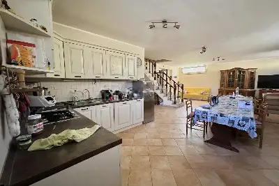 Villa in vendita, Via Dei Glicini , Ladispoli