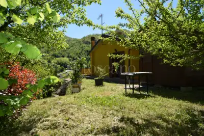 Villa in vendita, Loc. La Casa, Vernio