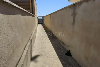 Casa in vendita, Via Lipsia, Pomezia
