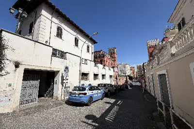 Palazzo in vendita, Via Casalmonferrato, Roma