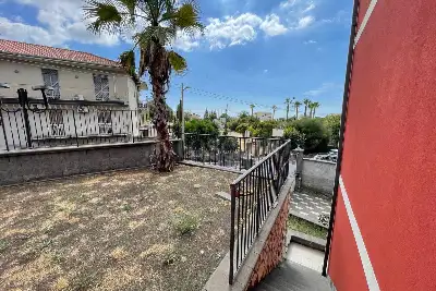 Villino a Schiera in vendita, Via Currolo, Catania