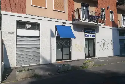 Negozio in affitto, Viale Legioni Romane, Milano
