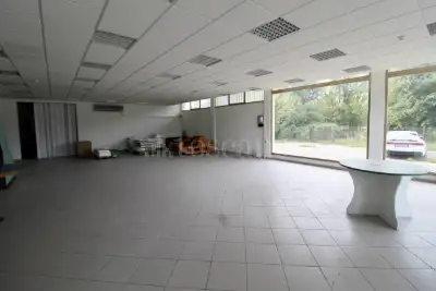 Negozio in vendita, Via Costantini, Fiume Veneto