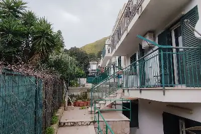 Villino a Schiera in vendita, Via alla Falconara, Palermo