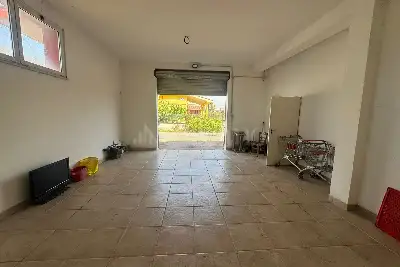 Negozio in vendita, Via Fresonara, Roma