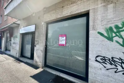 Negozio in vendita, Via Crotte, Brescia