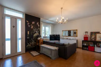 Villino a Schiera in vendita, Viale Chino Ermacora, Fiume Veneto