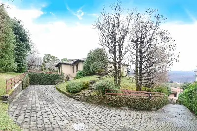 Villa in vendita, Via Al Ronco, Como