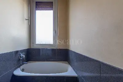 Casa in vendita, Via Giovanni Pascoli, Milano