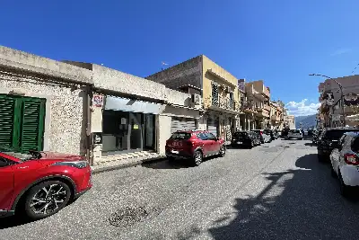 Negozio in vendita, Via Nuova Torre Faro, Messina