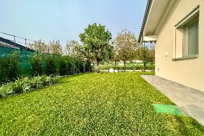 Villa in vendita, Via Montebello, Lonato del Garda