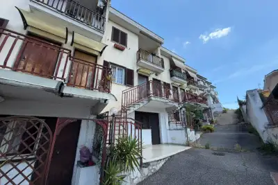 Villino a Schiera in vendita, Via Racconigi, Roma