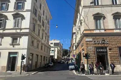 Casa in vendita, Via Nazionale, Roma