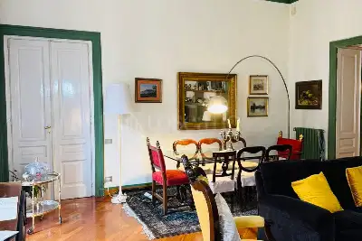 Casa in vendita, Via Santa Lucia, Napoli