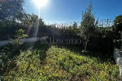 Villino a Schiera in vendita, Via Solopaca, Roma