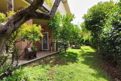 Villa Plurifamiliare in vendita, Via della Tenuta del Casalotto, Roma
