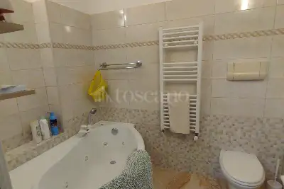 Casa in vendita, Via Petrarca, Montesilvano