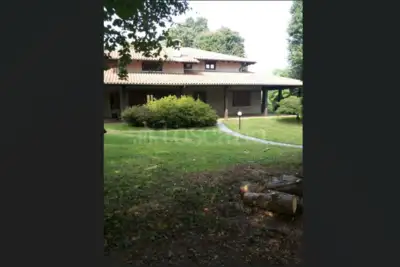 Villa in vendita, Via A. Moro, Varano Borghi