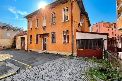 Palazzo in vendita, Via Luigi Apollonio, Brescia