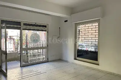 Negozio in affitto, Via Leonardo da Vinci, Scafati