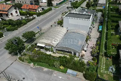 Negozio in vendita, Via Statale, Marchirolo