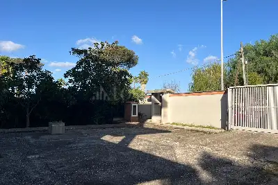 Casa Indipendente in vendita, Via Carife , Roma