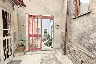 Casa Indipendente in vendita, Via Antonino di Sangiuliano, Catania