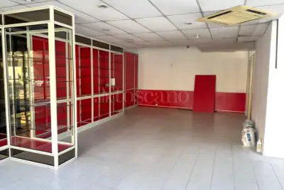 Negozio in affitto, Via del Ponte delle Sette Miglia, Roma