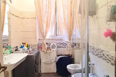 Casa in vendita, Via Valdinievole, Roma