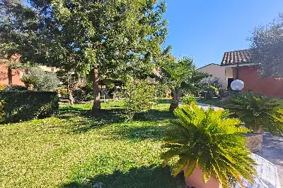 Villa Bifamiliare in vendita, Via delle Vigne di Morena, Roma, Roma