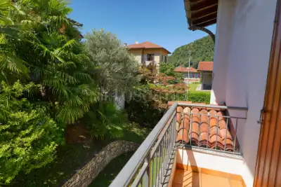 Villa in vendita, Via Marconi, Lavena Ponte Tresa