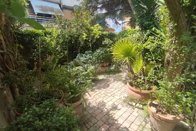 Villino a Schiera in vendita, Via Michele Nau, Roma