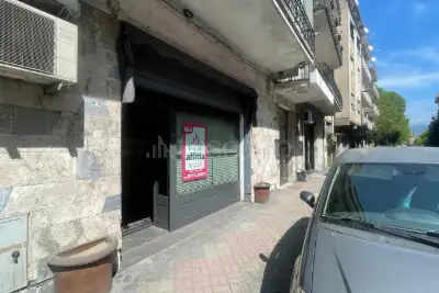 Negozio in affitto, Via Riccardo da San Germano, Cassino