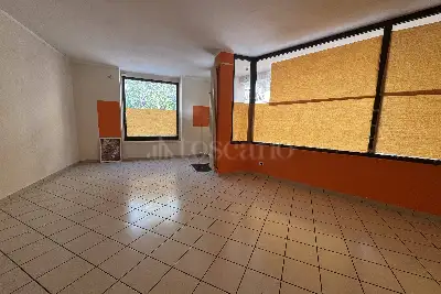 Negozio in vendita, Via Giuseppe Sirtori, Lecco