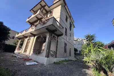 Palazzo in vendita, Via Emilia, Nettuno