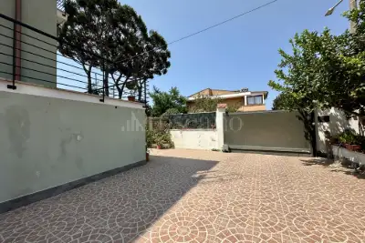 Villino a Schiera in vendita, Via dei Lecci, Anzio