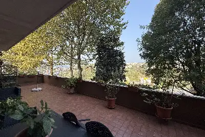 Casa in vendita, Via Salvatore Quasimodo, Como