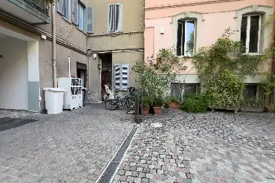 Negozio in vendita, Via San Martino, 8, Milano