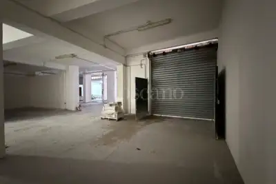 Magazzino in vendita, Via Arturo Graf, Palermo