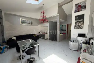 Villino a Schiera in vendita, Via Ipparco di Nicea, Roma