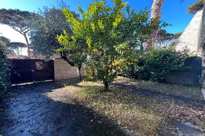 Villino a Schiera in vendita, Via Volosca, Fiumicino