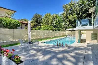 Villa in vendita, Via Luigi Pirandello, Camaiore